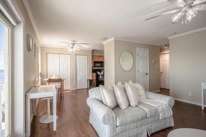 Φωτογραφία από το άλμπουμ του Sunny 1 Br Condo on the Water in St Petersburg, FL σε St Petersburg