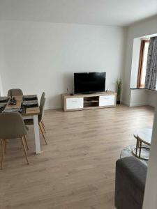 Et tv og/eller underholdning på Iveta's Palace