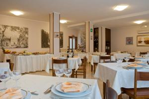 Restaurace v ubytování Albergo La Rosetta