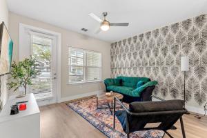 Posezení v ubytování Pinnacle Apartments W Amenties by Heavenly Homes