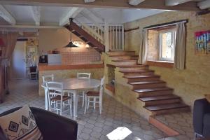 Fotografie z fotogalerie ubytování Vialard Haut piscine privée au nord de Sarlat v destinaci Brégegere