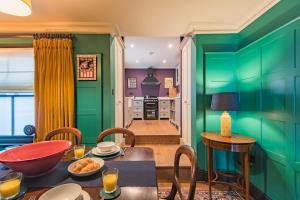 Køkken eller tekøkken på Harbour Master by Keepers Cottages