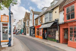 Nabolaget omkring lejligheden eller i nærheden