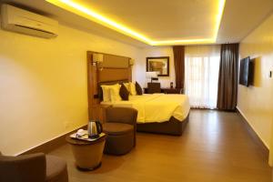 Et tv og/eller underholdning på Bolton White Apartment