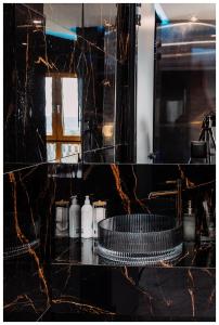 Phòng tắm tại Jacuzzi Glass-House Rakowicka 20 Central Station +9 ảnh