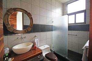 Kupatilo u objektu Altura Hotel