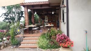 Vonkajšia záhrada v ubytovaní B&B Le Anthos