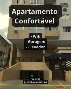 ein Schild vor einem Gebäude mit der Aufschrift „Apartment-Konstrukteur Cabrio“ in der Unterkunft Edifício Plaza de Saint Martin in Santos