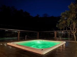 Πισίνα στο ή κοντά στο A loving farm cabin just for you and your love!
