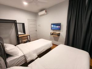Μια τηλεόραση ή/και κέντρο ψυχαγωγίας στο KM Barakah Suite