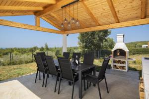 Foto de la galería de Villa Euphoria Mit Pool, Sauna Und Whirlpool en Višnjan 32 fotos más