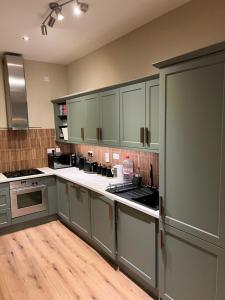 Kuchyň nebo kuchyňský kout v ubytování Private Room in Stunning Shared Apartment Newly Refurbished + 10 fotografií