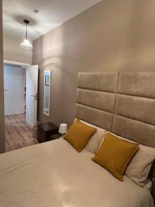 Postel nebo postele na pokoji v ubytování Private Room in Stunning Shared Apartment Newly Refurbished