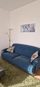 Χώρος καθιστικού στο 2-Bedroomed House Dukinfield