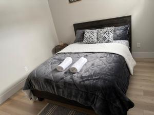 Ένα ή περισσότερα κρεβάτια σε δωμάτιο στο Urban Oasis -Your Private Spotless Suite