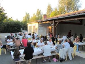 Hosté ubytování Chalet à Chaillé-les-Marais - Terrasse et salon de jardin - API-1-52-363