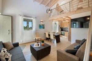 Posezení v ubytování Julia House by PaxosRetreats
