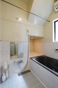 東京にあるLife Town Nishirokugoの洗面台と浴槽のあるバスルーム +36枚の写真