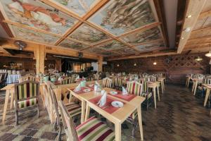 ห้องอาหารหรือที่รับประทานอาหารของ Seehotel Schlierseer Hof