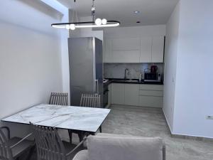 Foto dalla galleria di Roes Appartment 1 a Tirana