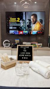 Μια τηλεόραση ή/και κέντρο ψυχαγωγίας στο THE LUXE NOOK - Azure North