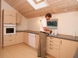 Dapur atau dapur kecil di 14 person holiday home in Rødby-By Traum
