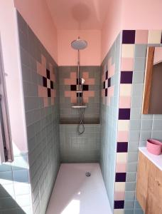 Ένα μπάνιο στο 55m2 de charme - Vue exceptionnelle églises & mer