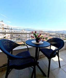 Rõdu või terrass majutusasutuses Sunlight Apartment Shkoder