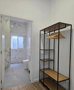 Ένα μπάνιο στο Habitación privada con baño en suite I