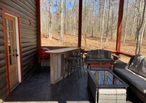 Χώρος καθιστικού στο Canyon A-Frame Cabin - Fire Pit, Sauna, Hiking