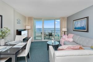 Χώρος καθιστικού στο Stylish 1BR Oceanfront Stay in the Heart of Myrtle Beach 3rd Fl of OO Resort