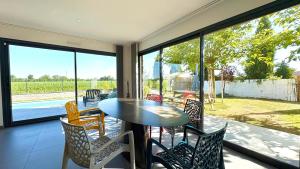 En have udenfor Villa contemporaine avec piscine - Céleste