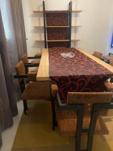 Gallery image of appartement chic et privé avec balcon proche de l'aéroport et du centre ville de Tunis in El Aouina Station +21 photos