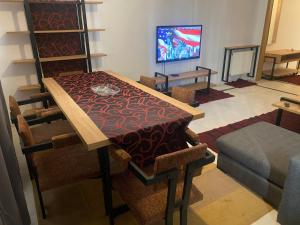 Gallery image of appartement chic et privé avec balcon proche de l'aéroport et du centre ville de Tunis in El Aouina Station