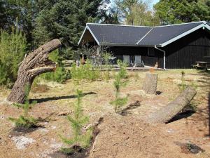 Κήπος έξω από το 6 person holiday home in Nørre Nebel-By Traum