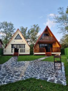 Tòa nhà nơi căn hộ tọa lạc