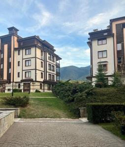 Nespecifikovaný výhled na hory nebo výhled na hory při pohledu z aparthotelu