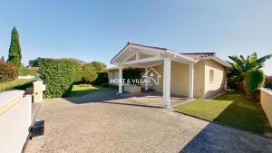 Budova, kde se vila nachází