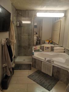 Gallery image of Private entrance,everything new,bug-free,people free,Quiet in Omaha