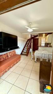 Μια τηλεόραση ή/και κέντρο ψυχαγωγίας στο Residencial Canto Norte +19 φωτογραφίες