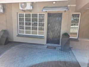 Imagine din galeria proprietății Cottage Rose 2 în Bloemfontein