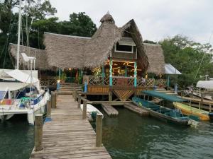 Gallery image of The Golden Resort - Tortugal River Lodge & Marina in Río Dulce