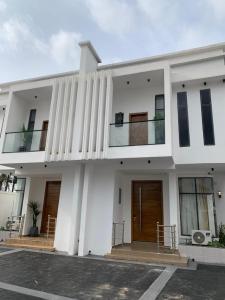 Το κτήριο όπου στεγάζεται  το διαμέρισμα