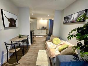 Billede fra billedgalleriet på Cozy,spacious basement suite in Cambridge near 401 i Cambridge