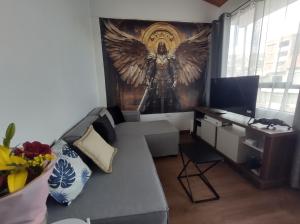 Μια τηλεόραση ή/και κέντρο ψυχαγωγίας στο Apu Picol
