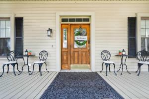 Φωτογραφία από το άλμπουμ του Downtown Historic Victorian Steps to Clay Theatre σε Green Cove Springs +122 φωτογραφίες