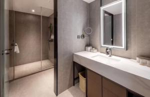 Ένα μπάνιο στο Atour Hotel Haining Xiashalan Park