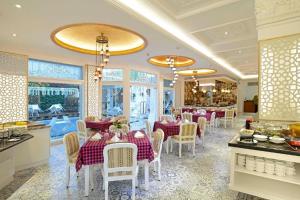 Ресторан / где поесть в Sahira Hotel Pakuan