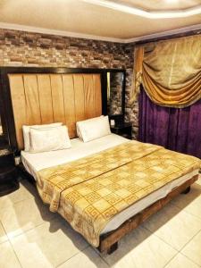 Postel nebo postele na pokoji v ubytování Airport Hotel