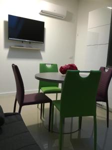TV a/nebo společenská místnost v ubytování Apartmani Zaton